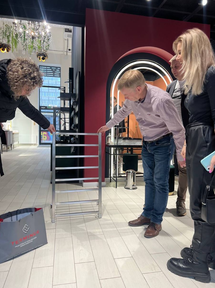 Компания ООО «Терминус Бел» посетила салон премиум класса «Керамалюкс Премиум»