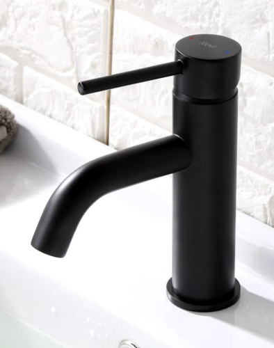 Смеситель для умывальника Rea Lungo Black matt B4102