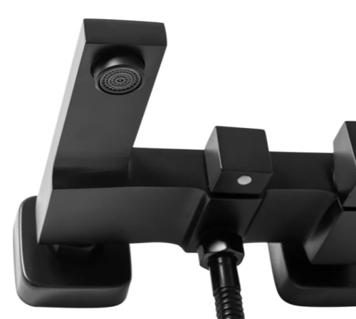 Смеситель для ванны Rea Fenix Black B3310