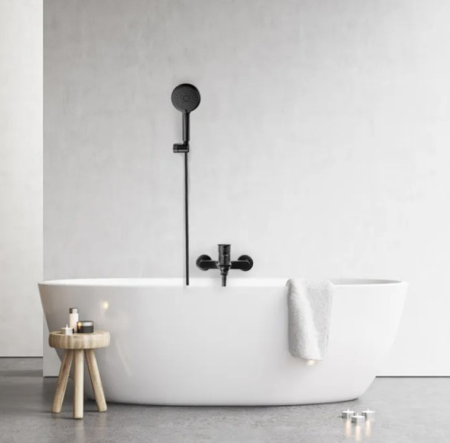 Смеситель для ванны Rea Mayson Black B9634