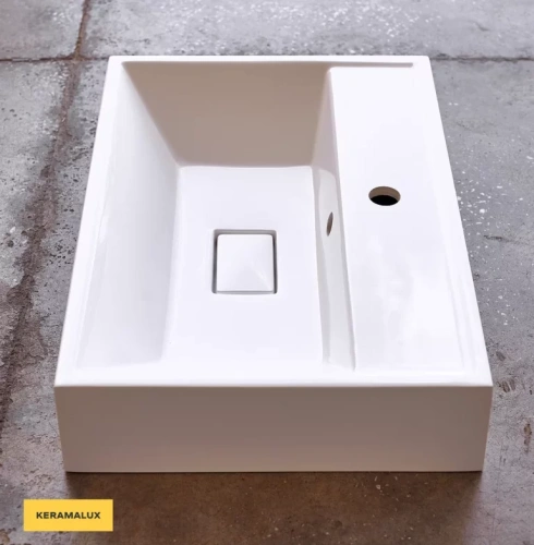 Умывальник Andrea Malta 600